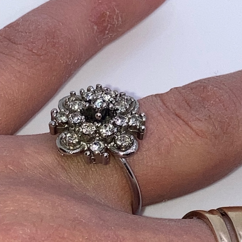 Vtg Silver Tone Rhinestone Floral Flower Cocktail Ring Sz 6.5 - Picture 12 of 14